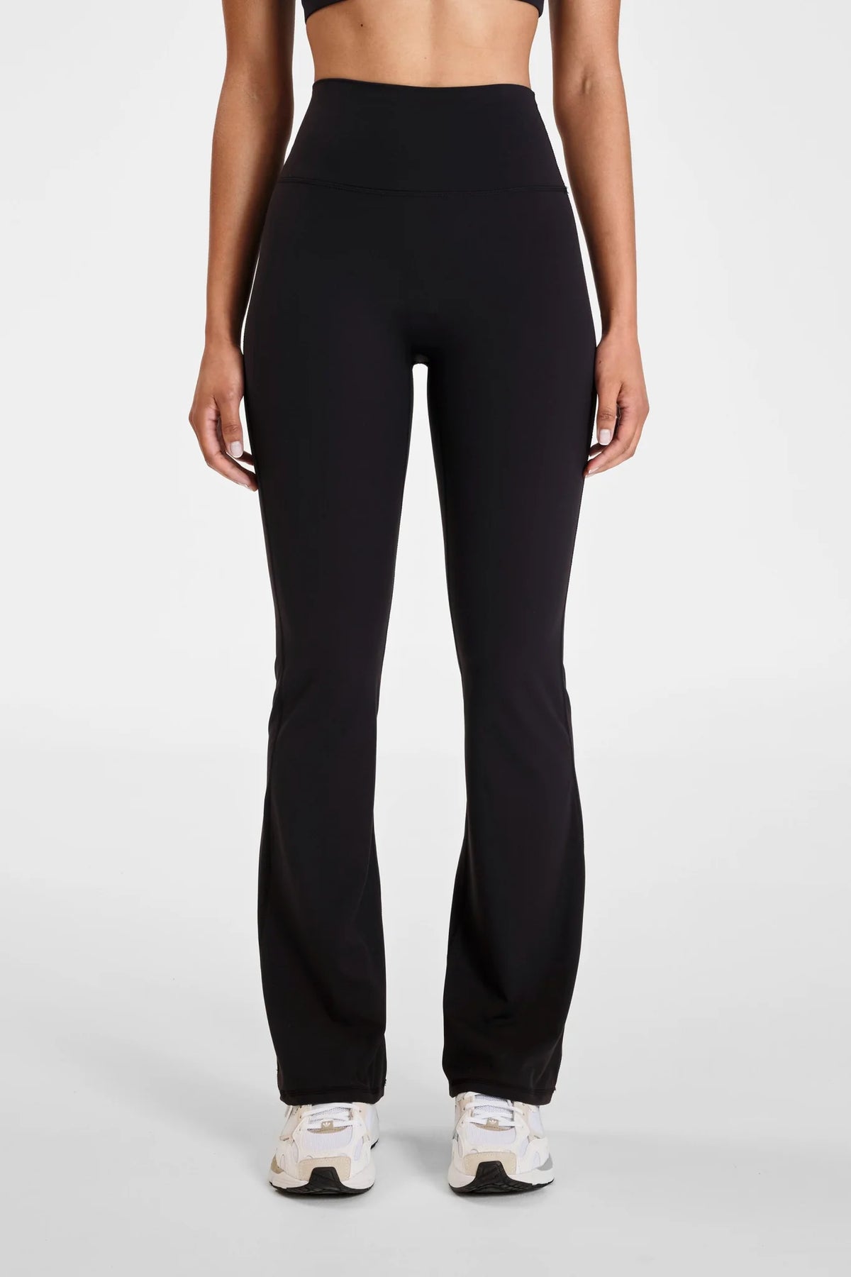 ALLFENIX CloudCore Flared Legging Black
